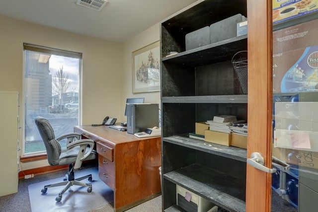 735 SW 9th St, Redmond, OR 97756